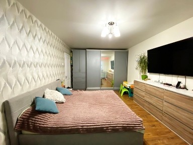 Продажа 2-комнатной квартиры 54 м², Лазурная ул.