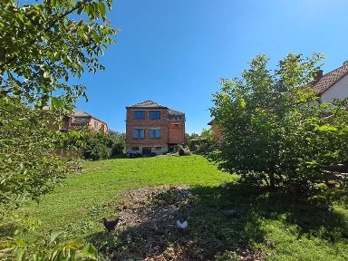 Продаж будинку з ділянкою в Пустомитах