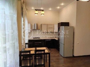 Затишна 2-х кімнатна квартира в серці міста біля Пейзажної Алеї