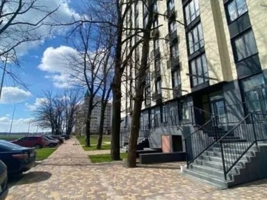 Продаж або обмін квартири на комерційну нерухомість чи авто