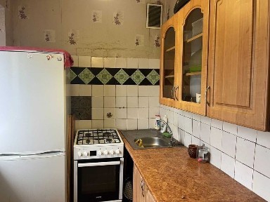 Киев, Салютная ул., 8