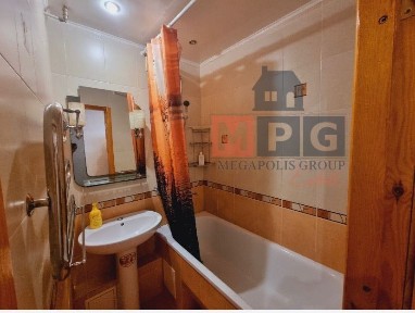 3 комнатная квартира, возле м. Холодная гора