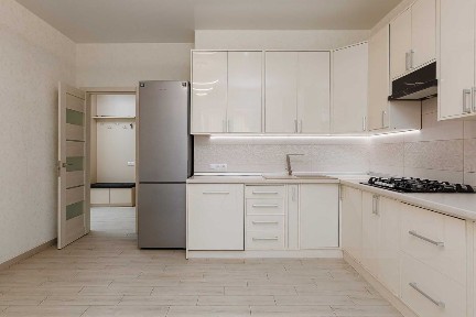 Продаж просторої 3 кім. квартири в новобудові по вул. Ясна, Брюховичі