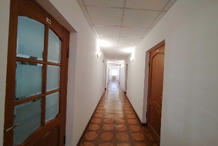 Оренда офісів у майновому комплексі з парковкою, Черкаси