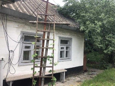 Продається частина будинку біля Сонячного парку