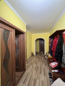 Продаж Росвигово трикімнатна квартира