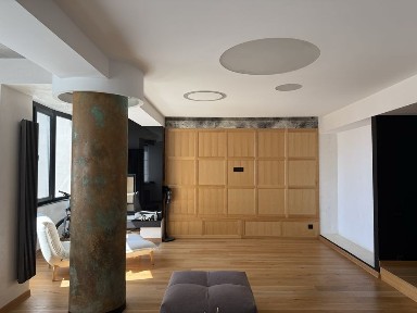 Двухъярусная квартира 139,7 м² с дизайнерским ремонтом с видом на море