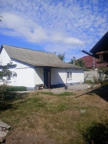 ПРОДАЖ будинку недалеко від школи.