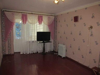 Продам 2 кімнатну квартиру 2/5 по вул. Перспективній, в Центрі міста