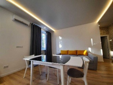 Оренда 3к квартири - Бульвар Миколи Міхновського 7