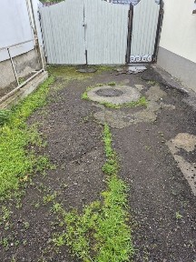 Здається частина будинку можно з тваринами.