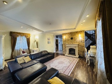 Буча, Яблунська 10