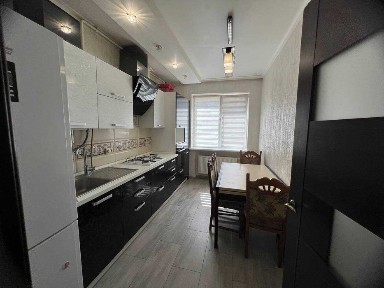 Продаж двокімнатної квартири біля Центрального парку