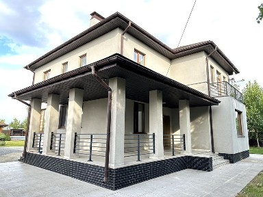 Будинок з басейном, сауною та тренажерною залою у КМ в селі Проців