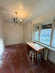 ПРОДАЖ! Двокімнатна квартира під ремонт, ТРЦ Київ