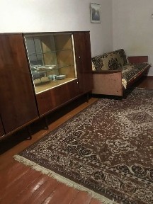 Продажається 2-х кімнатна в центрі ( район жд вокзал)