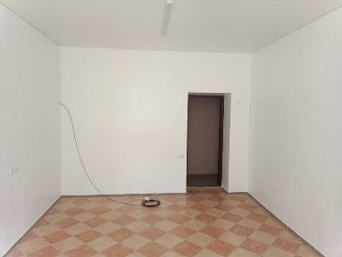 Прииміщення біля АТБ