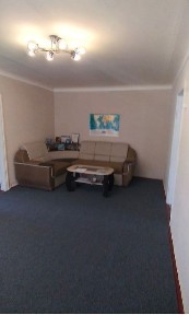 2 кімнатна квартира центр 1 й поверх