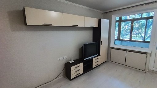 Здам 1к квартиру 1поверх для проживання або під офіс чи кабінет