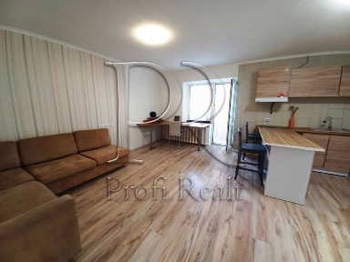 Оренда 1 кімн. квартири вул. Срібнокільська 20 / метро Осокорки