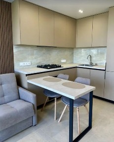 Продаж 1к квартири 47 кв. м на пров. Цегельний 2