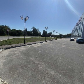 2920 м2 фасадна будівля з паркувальною зоною