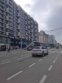 Сдам в оренду фасадне, торгове приміщення в центрі 1275м2.