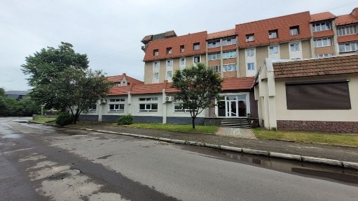 Продаж фасадного приміщення. Надвірна