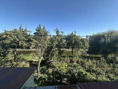 Продам 3-кімнатну квартру. Центр. З виглядом на річку