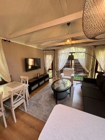 Оренда будинку у КМ Riviera Villas