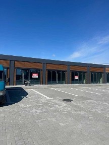 Комерційне приміщення (маф, магазин, готель, ангар)