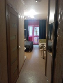 Біля метро Спортивна квартира два окремих з балконом