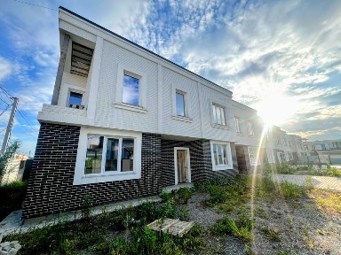 Продаж 2-поверхового будинку (таунхаусу) у закритому КМ Балатон