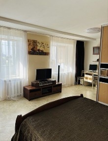 Здається 2 кімнатна квартира на Піонерській (Митницька)