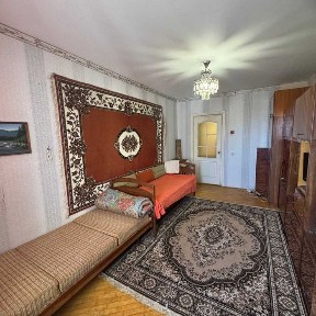 Продається 1 к. квартира - Івасюка! Жилий стан! ДОСТУПНА ЦІНА!