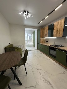 Поодається 2км квартира в цегляному будинку