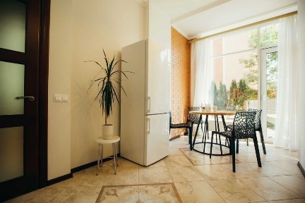 2-к квартира з власним двориком у ЖК 