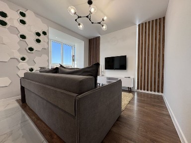 Продаж шикарної квартири з панорамою на озеро