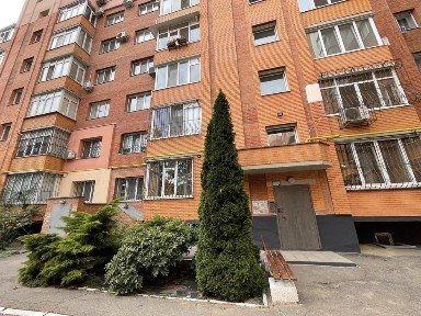 Центр, 1-кім-на квартира в цегляному будинку з індив-льним ОПАЛЕННЯМ!