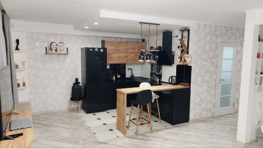 Канів. Продається квартира з меблями та побутовою технікою!