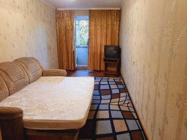 Продам 3х комнатную квартиру в кирпичном доме на Холодной Горе