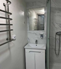 Решетилівська. ТРЦ Київ. Здається 2-х кімнатна квартира. Світло є