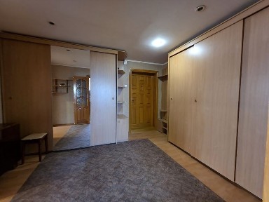 Здам в оренду простору 3-кімнатну квартиру