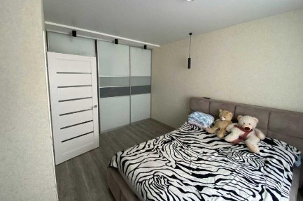 Продаж 1-кімнатної квартири 41 м², Небесної Сотні просп.