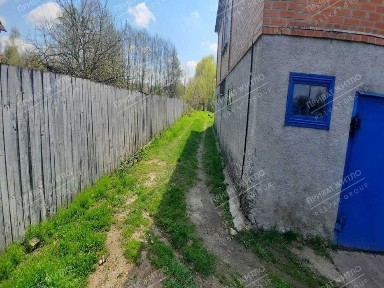 Будинок на Крутому берегу