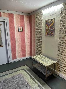 Продам 2-х комнатную на Гвардейской этаж 1/5 дома кирпич