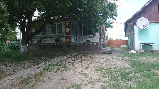 Задам будинок в селі для працівників.