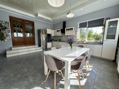 Ексклюзив! Продається просторий будинок у центрі Стрия