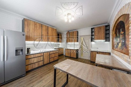 Продаж 3 кімнатної квартири Дмитрівська, 60/19 клубний будинок