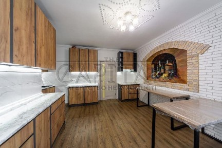 Продаж 3 кімнатної квартири Дмитрівська, 60/19 клубний будинок